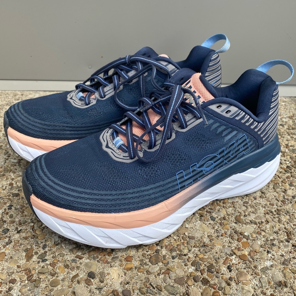 Woman’s Bondi 6 HOKA Running athletic shoes size 8